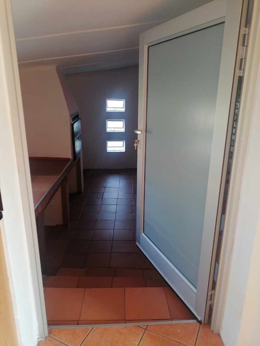 To Let 3 Bedroom Property for Rent in Madeira Park Eastern Cape